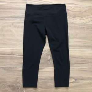 Athleta Black Cropped Leggings